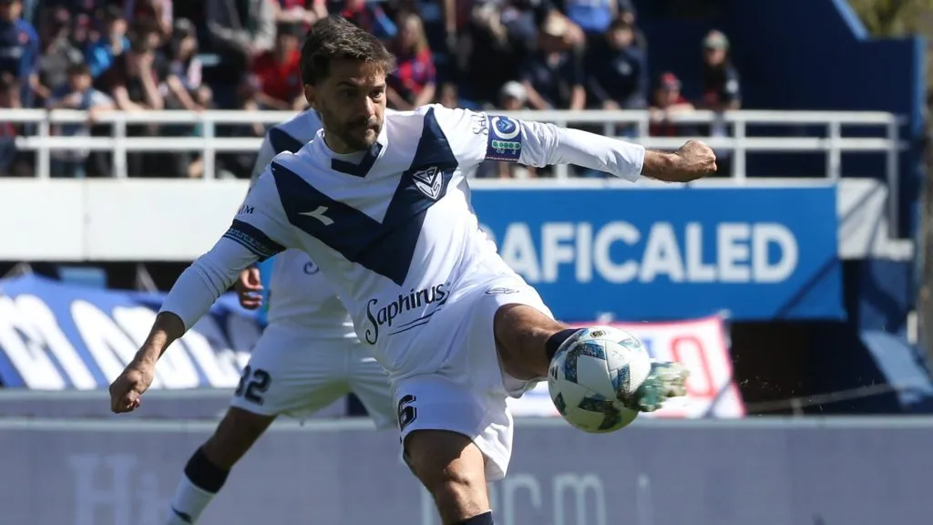 Bouzat es capitán en Vélez y volverá a tener al Mellizo como DT. (Getty)