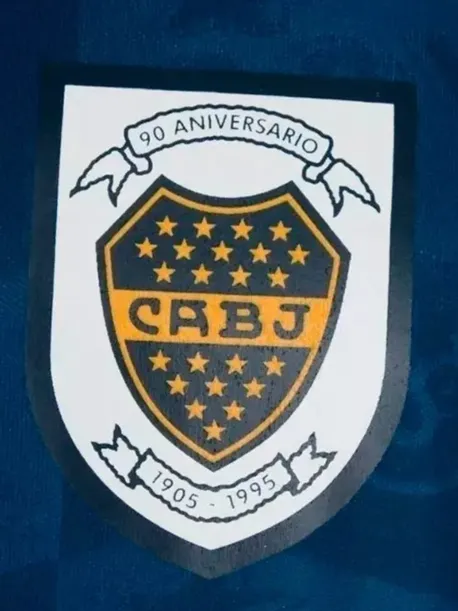 El escudo de la camiseta que Boca usó en 1995.