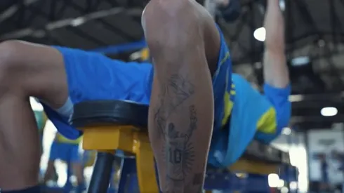 La figura de Boca que lleva a Messi en la piel.