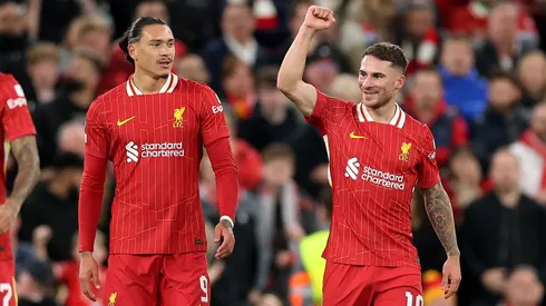 Darwin Núñez chicaneó a Alexis Mac Allister con La Bombonera.