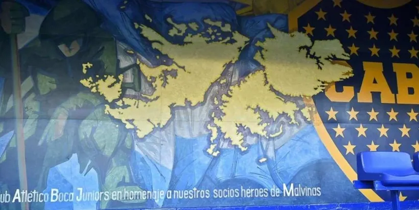 El mural de Malvinas ubicado en La Bombonera.