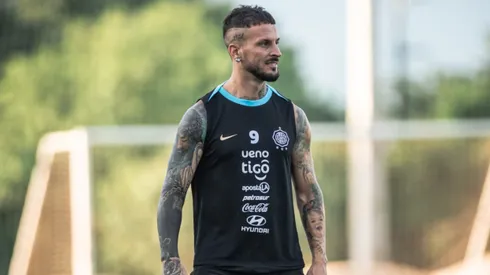 Escándalo en Olimpia: un periodista reveló cuánto gana Darío Benedetto