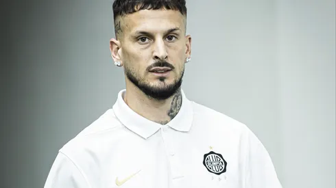 Darío Benedetto se fue expulsado en Olimpia vs. Guaraní