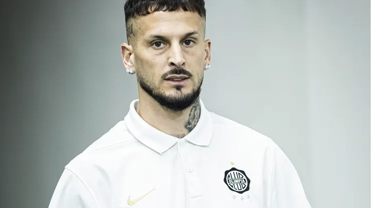 Darío Benedetto se fue expulsado en Olimpia vs. Guaraní