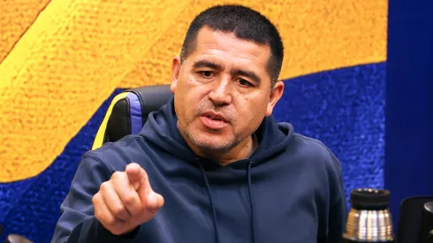 Riquelme busca a un defensor de jerarquía para el Mundial de Clubes.
