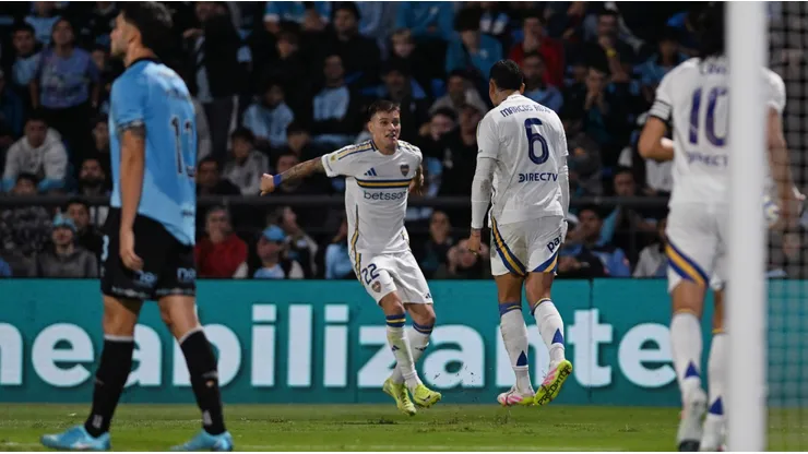 El festejo de gol en Alberdi.