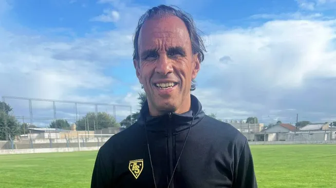 El Mono dirige a Santamarina de Tandil. (Instagram)