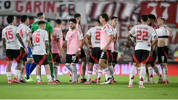 Un titular de River se lesionó a semanas del Superclásico.