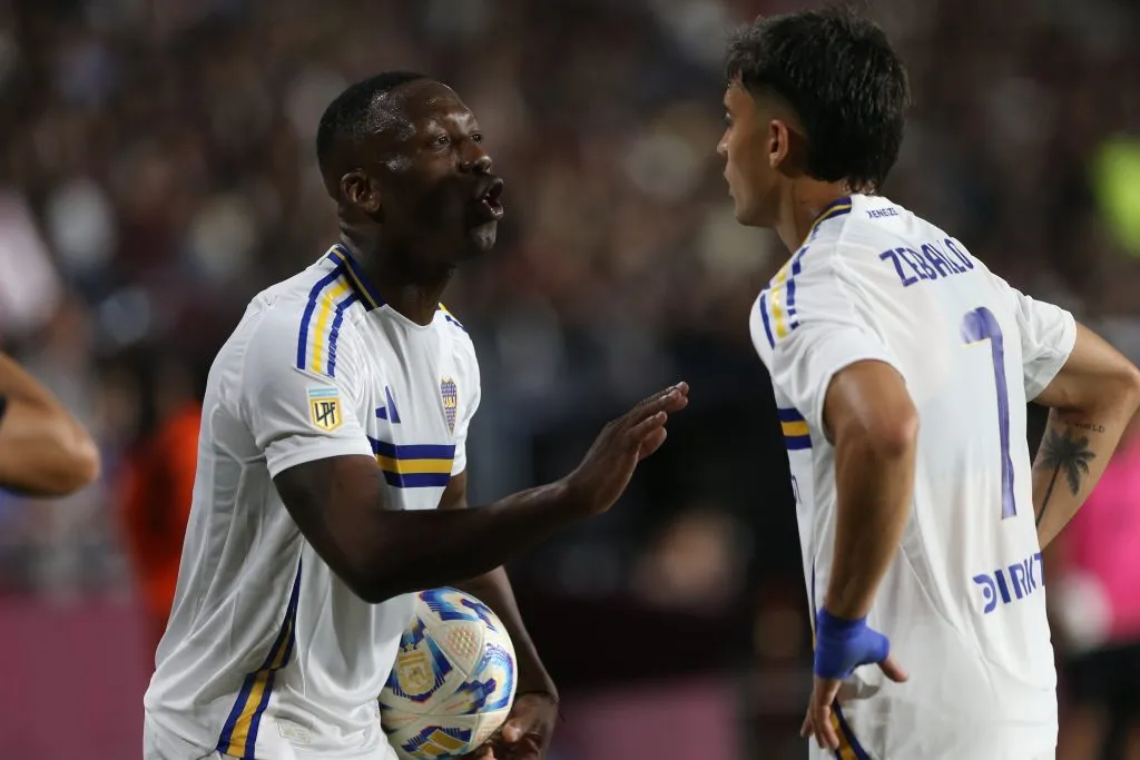 Advíncula y Zeballos gustan a Guillermo Barros Schelotto. (Getty)