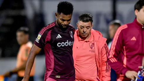 Borja dejó la cancha con una molestia muscular.
