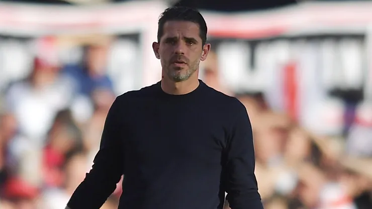 El entrenador se mostró molesto por un fallo puntual del árbitro.