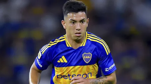 Alan Velasco podría perder la titularidad ante el poco ataque que tiene Boca por afuera.