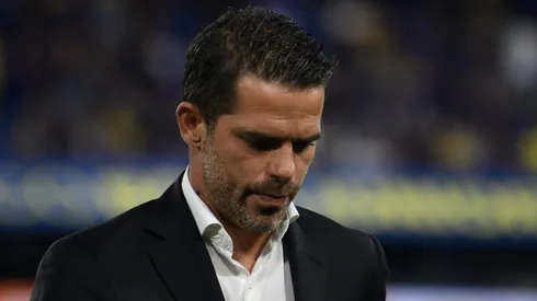 El descuido que tuvo Gago con un jugador y generó el enojo de la dirigencia de Boca.