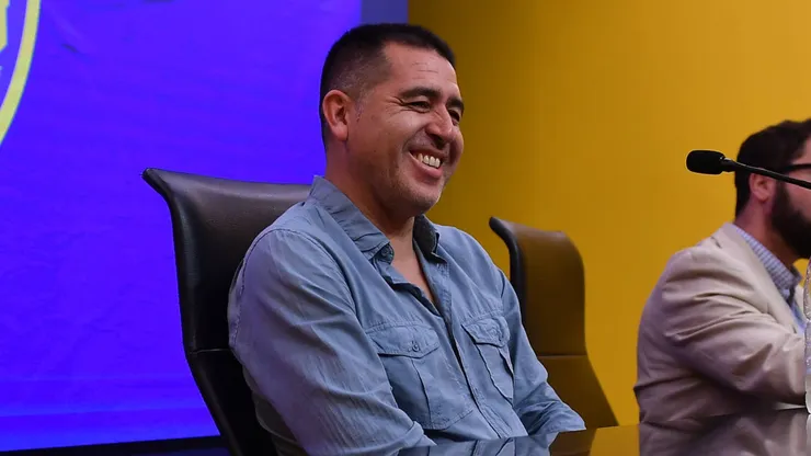 A Riquelme le encanta un defensor que su club quiere vender.