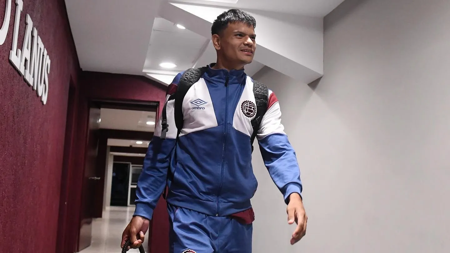 Bou ingresaría al once inicial para enfrentar al Xeneize. Foto: Lanús Oficial