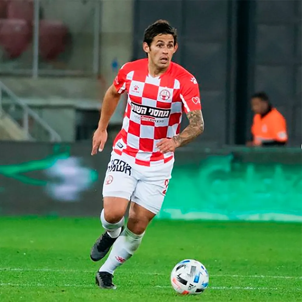 Meli con la camiseta del Hapoel Beer Sheva de Israel. (@marcelo_meli17)