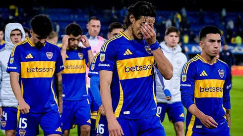 Caras largas: así se fueron los jugadores de Boca al vestuario. Foto: Getty.