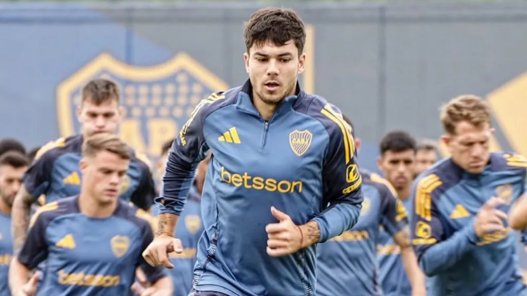Russo ya prueba a Blondel como volante por derecha. Foto: Boca Oficial