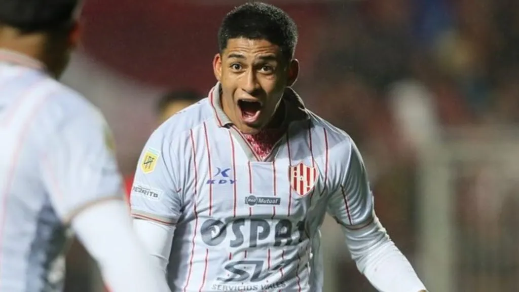 Simón Rivero se entrena en Boca y podría irse en el próximo mercado. (Instagram)