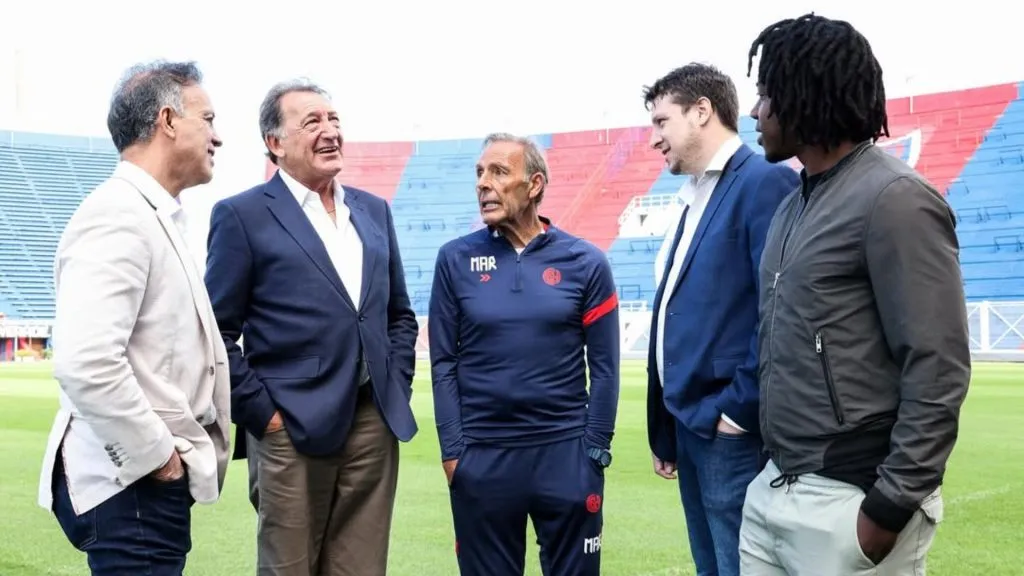 La dirigencia de San Lorenzo, le pagó salarios adeudados a Russo. (San Lorenzo Oficial)