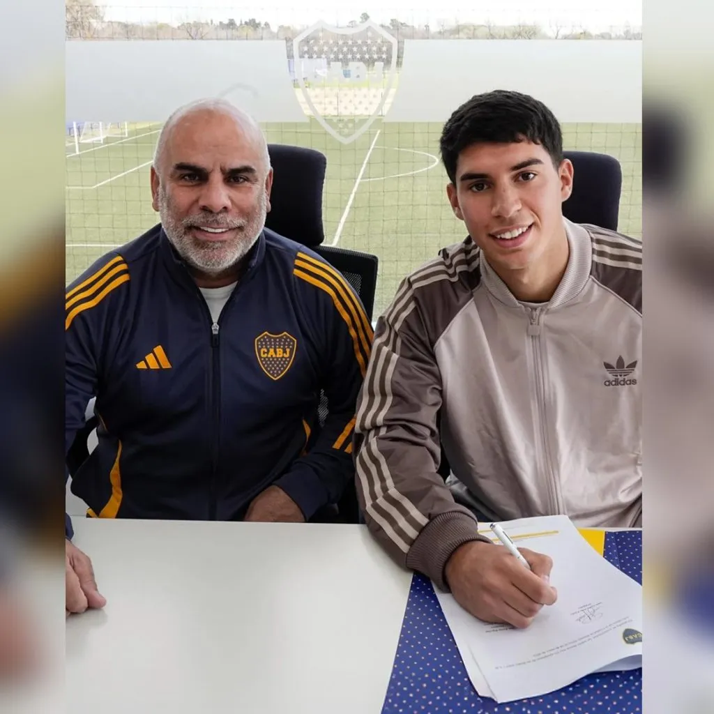 Gian Gadiel Paoli firmó su primer contrato profesional con Boca. (Boca Oficial)