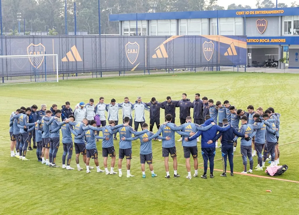 Miguel Ángel Russo trabaja contrarreloj en el Predio. (Boca Oficial)