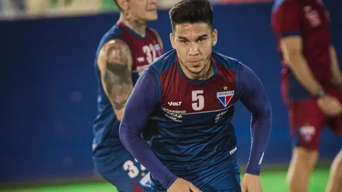 Pol Fernández, cerca de volver al fútbol argentino.