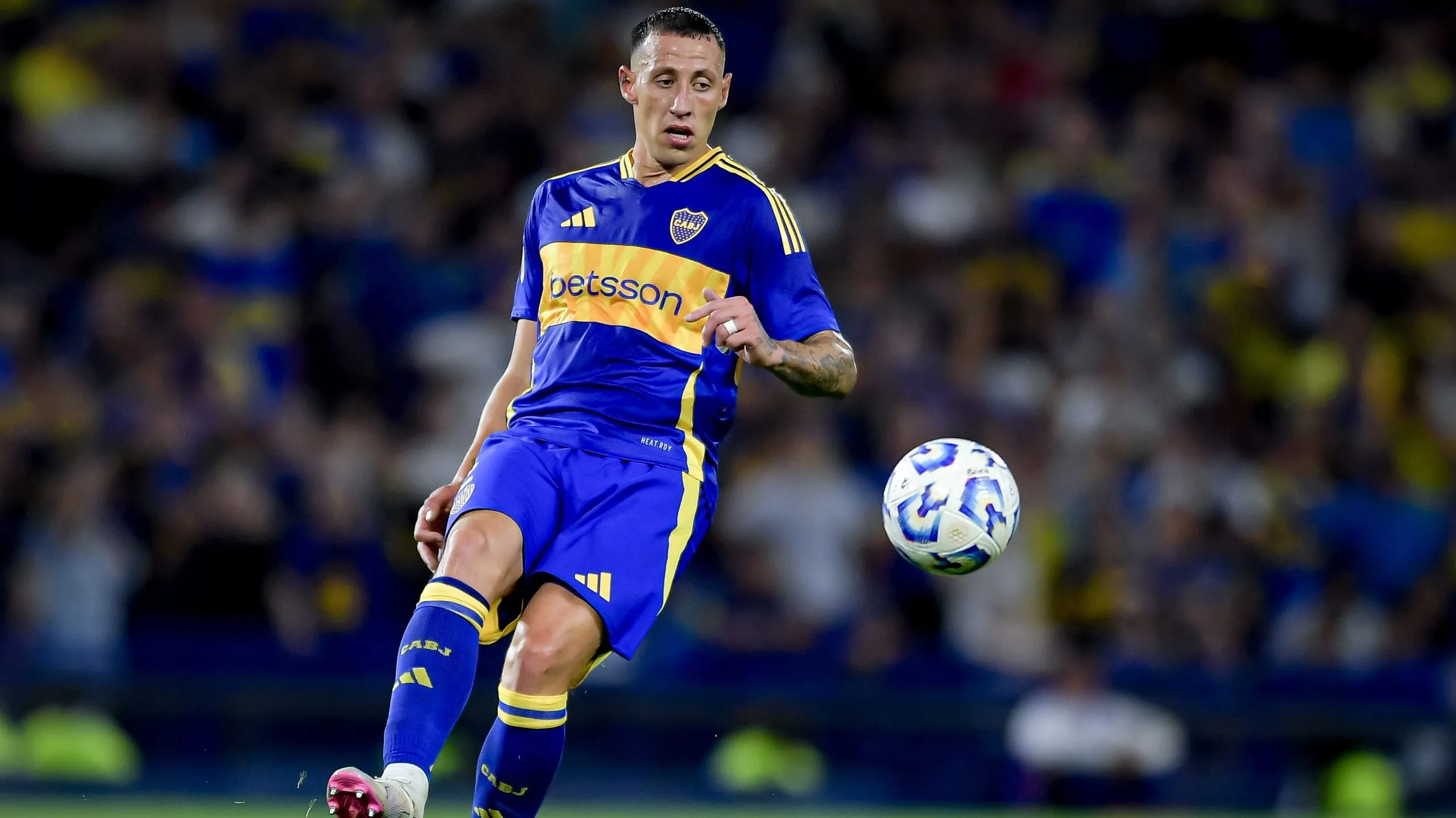 Tres clubes tienen en carpeta a Cristian Lema. Foto: Getty Images