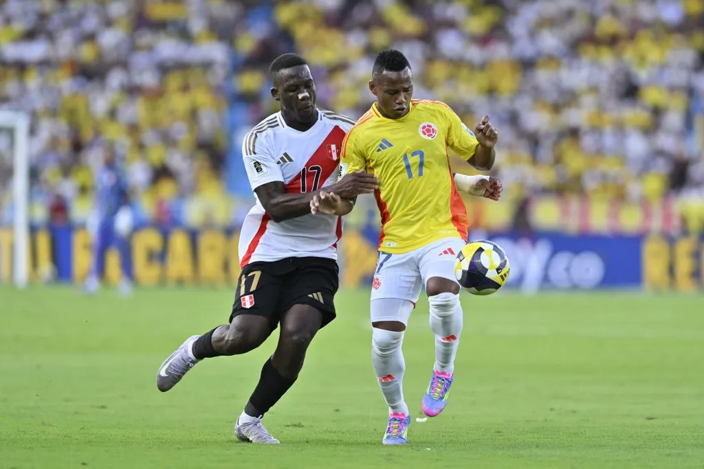 Advíncula se lesionó en Perú. (Getty)