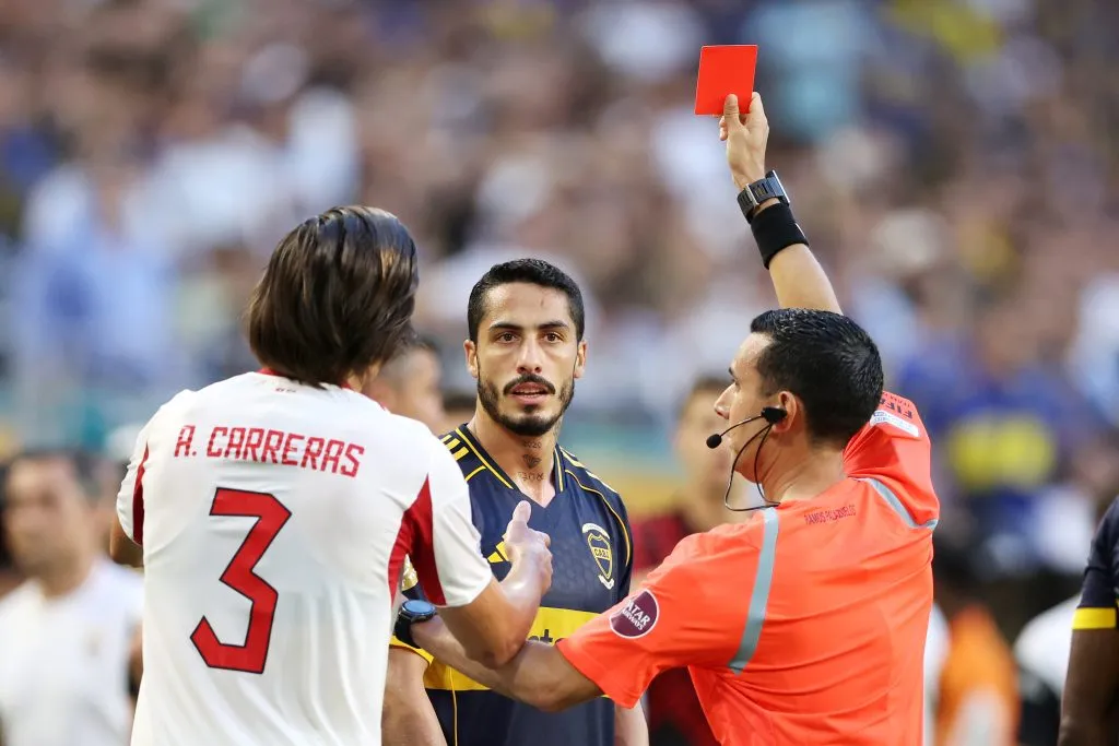 Figal fue expulsado en Boca y se pierde el duelo ante el Bayern Munich. (Getty)