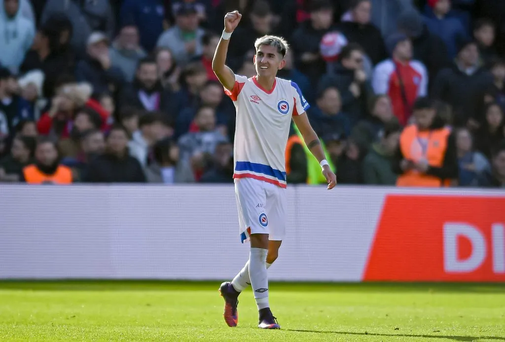 Alan Lescano, seguido de cerca por Boca. (Getty)