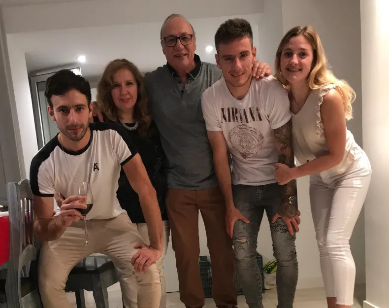 Malcom Braida, junto a su familia.