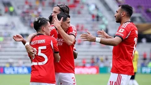 Los hinchas de Boca, muy enojados con el gol que hizo Benfica.