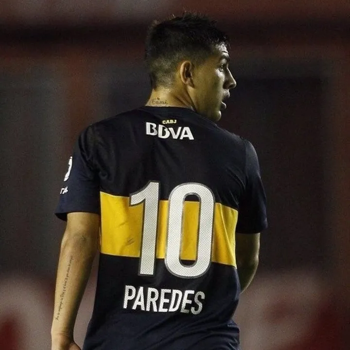 Paredes llevó la 10 en Boca que hoy usa Cavani.