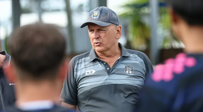 Los jugadores no quieren que Paul Posa siga siendo su DT. (Coaching News)