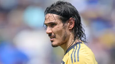 El representante de Cavani habló sobre el futuro del delantero.