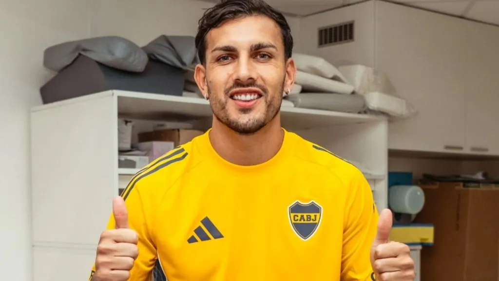 Paredes volvió a hacer fútbol con el grupo. Foto: Boca Oficial