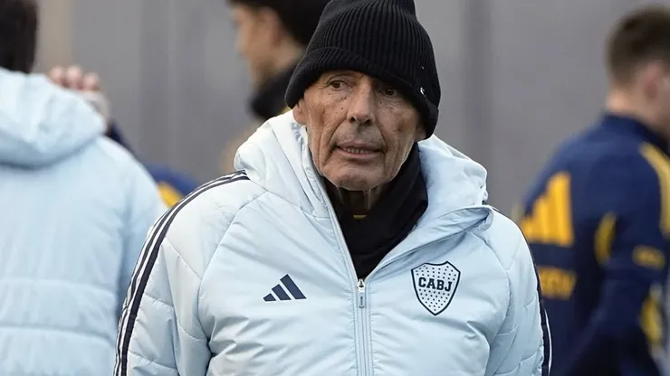 Russo piensa un cambio táctico para el domingo.