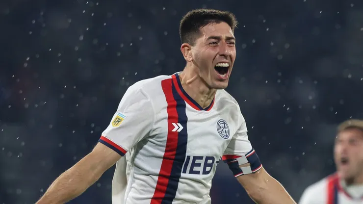 Riquelme inició gestiones por Gastón Hernández.