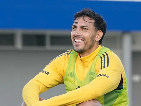 Por orden de Paredes: el gesto del plantel de Boca en Santiago por iniciativa del volante