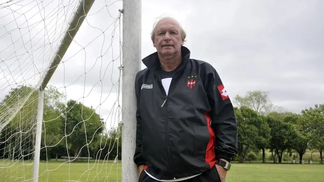 Regenhardt analizó el presente de Zeballos en Boca.