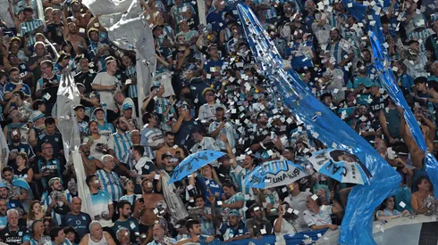 Los hinchas de Racing cantaron contra Boca antes del partido del sábado.