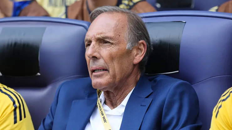 Russo planea cambiar la defensa de Boca.