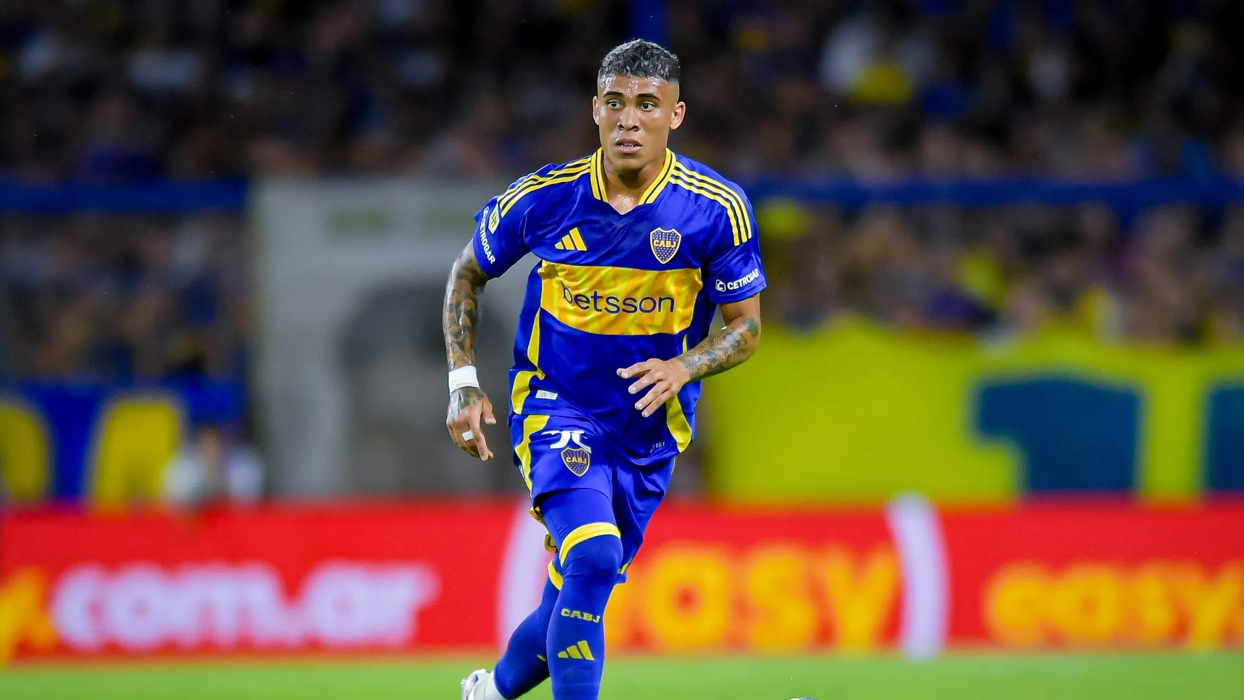 Ayrton Costa podría entrar por Blanco si Russo decide sacarlo. (Getty)