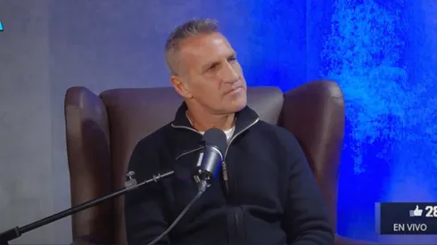 Cascini y un dar hacia los periodistas.