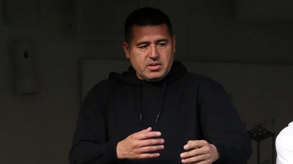 Riquelme podría no incorporar a nadie para el puesto de manager. Foto: Getty Images