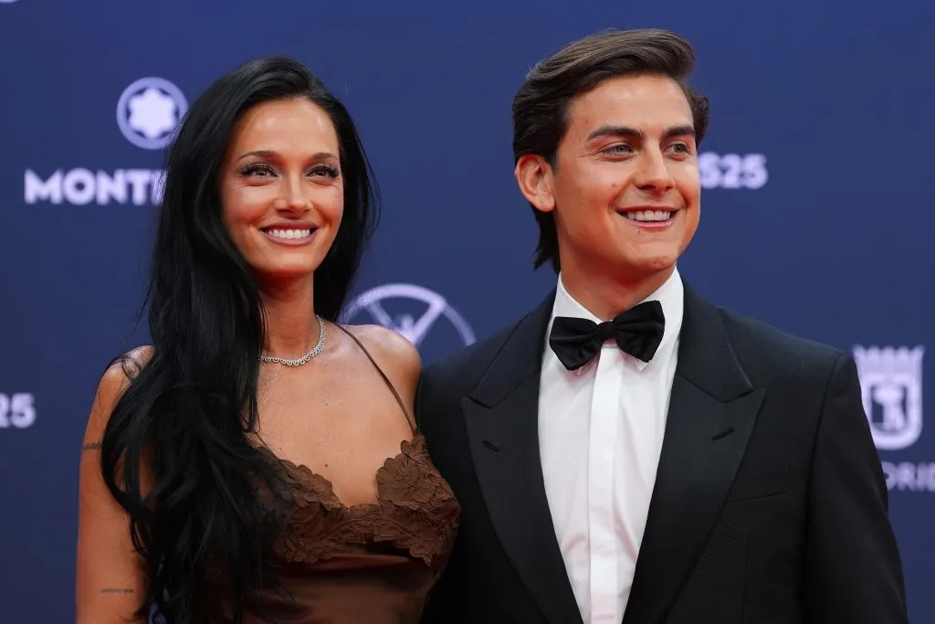 Paulo Dybala junto a su pareja, Oriana Sabattini (Getty Images)