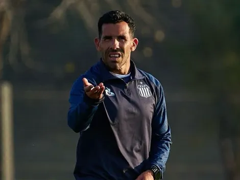 El difícil momento de Carlos Tevez como entrenador, tras ser silbado e insultado: "Si nos volvemos locos..."
