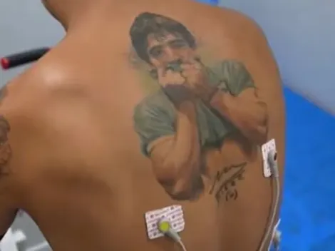 Lo lleva en la piel: quién es la figura de Boca que tiene un tatuaje gigante de Maradona