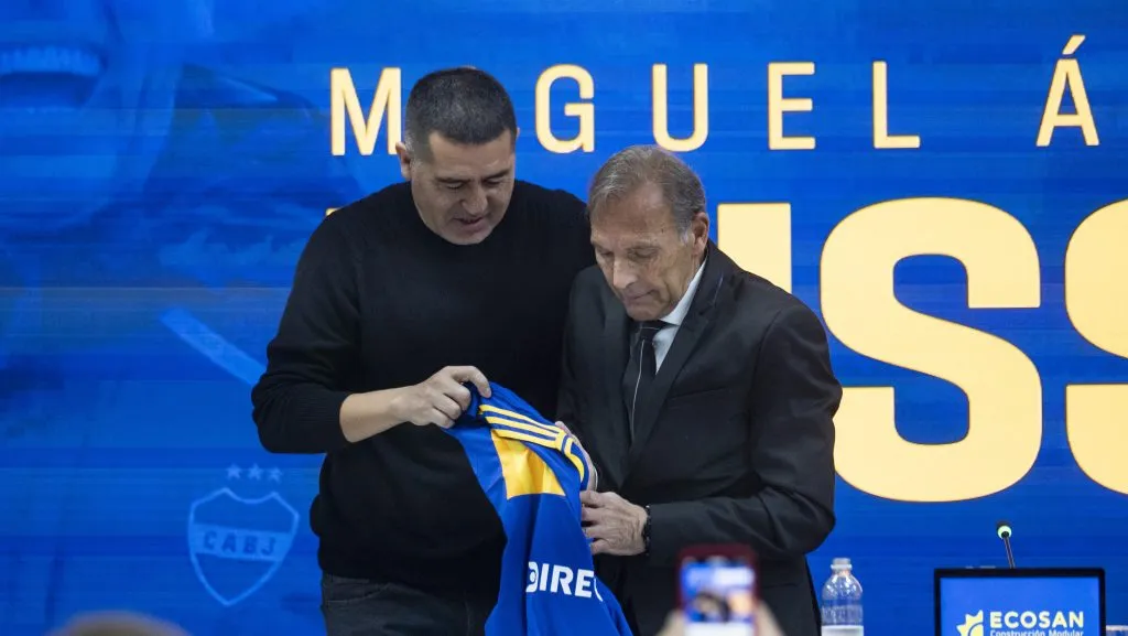 Riquelme hablará con Russo, pensando en el mercado de pases. (Getty)